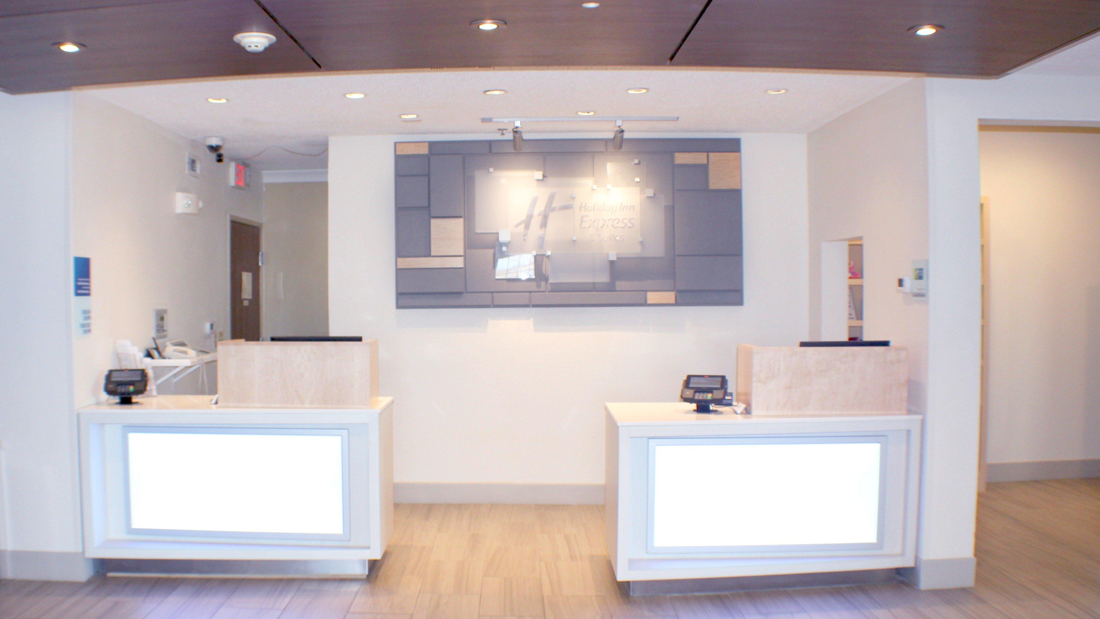 Holiday Inn Express Hotel & Suites Plainview By Ihg Exterior photo
